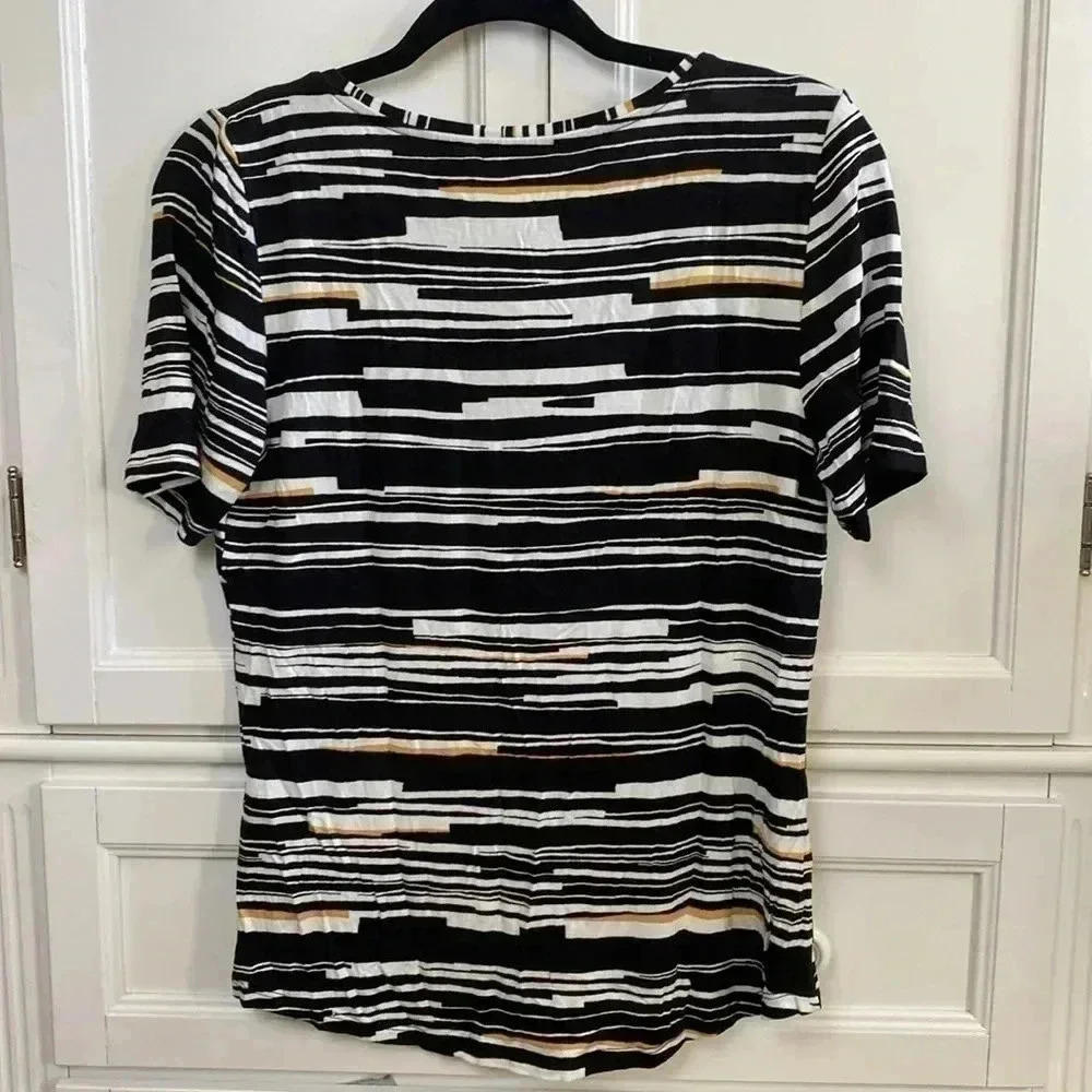 White House black market NWT striped v-neck foundation tee - Picture 2 of 9